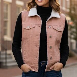 NWOT Tribal Women's Blush Sherpa-Lined Vest size Small